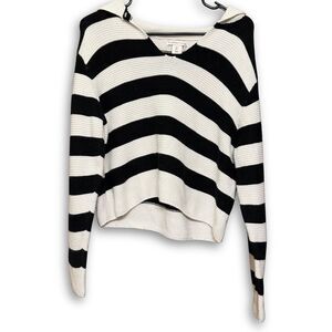 Sincerely Jules Black and Cream Striped V-Neck Cropped Sweater - Size Large